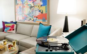 Le Parc At Melrose